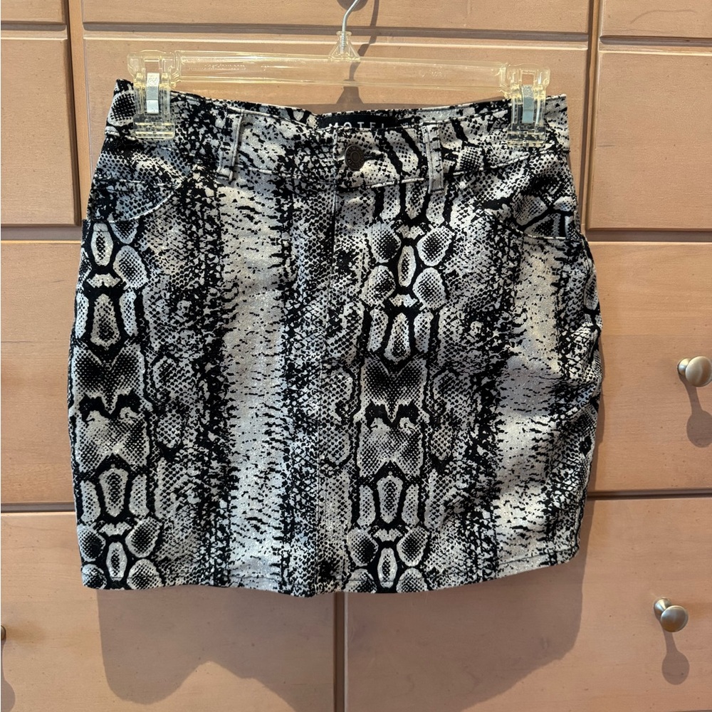 Motel Rocks Black and Gray Snakeskin Mini Skirt Size XS